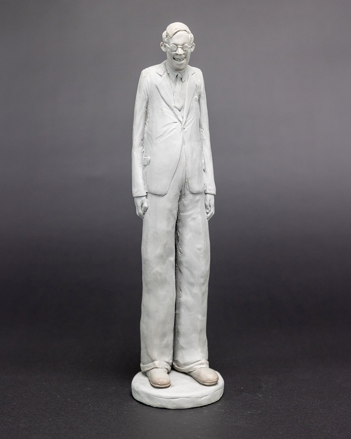 Robert Wadlow, sculpture by Charlie McGrady, view 2