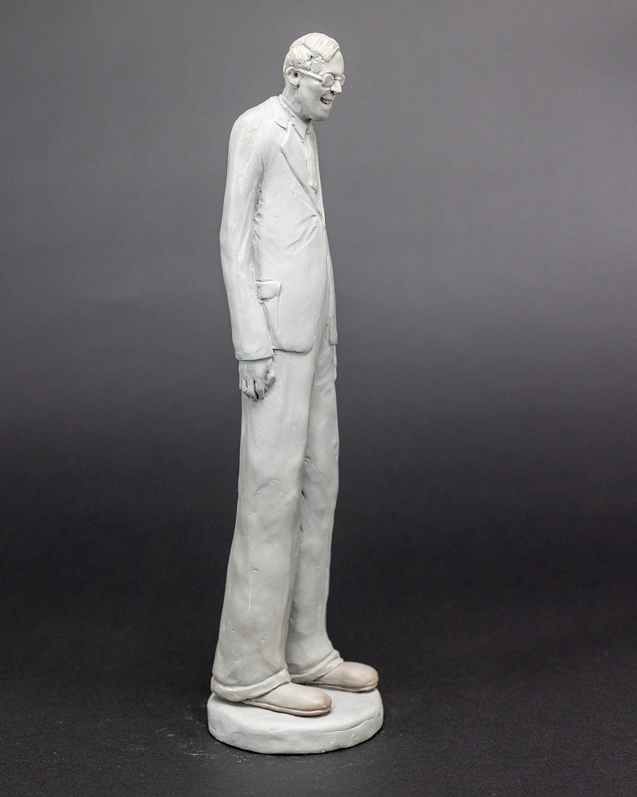 Robert Wadlow, sculpture by Charlie McGrady, view 3
