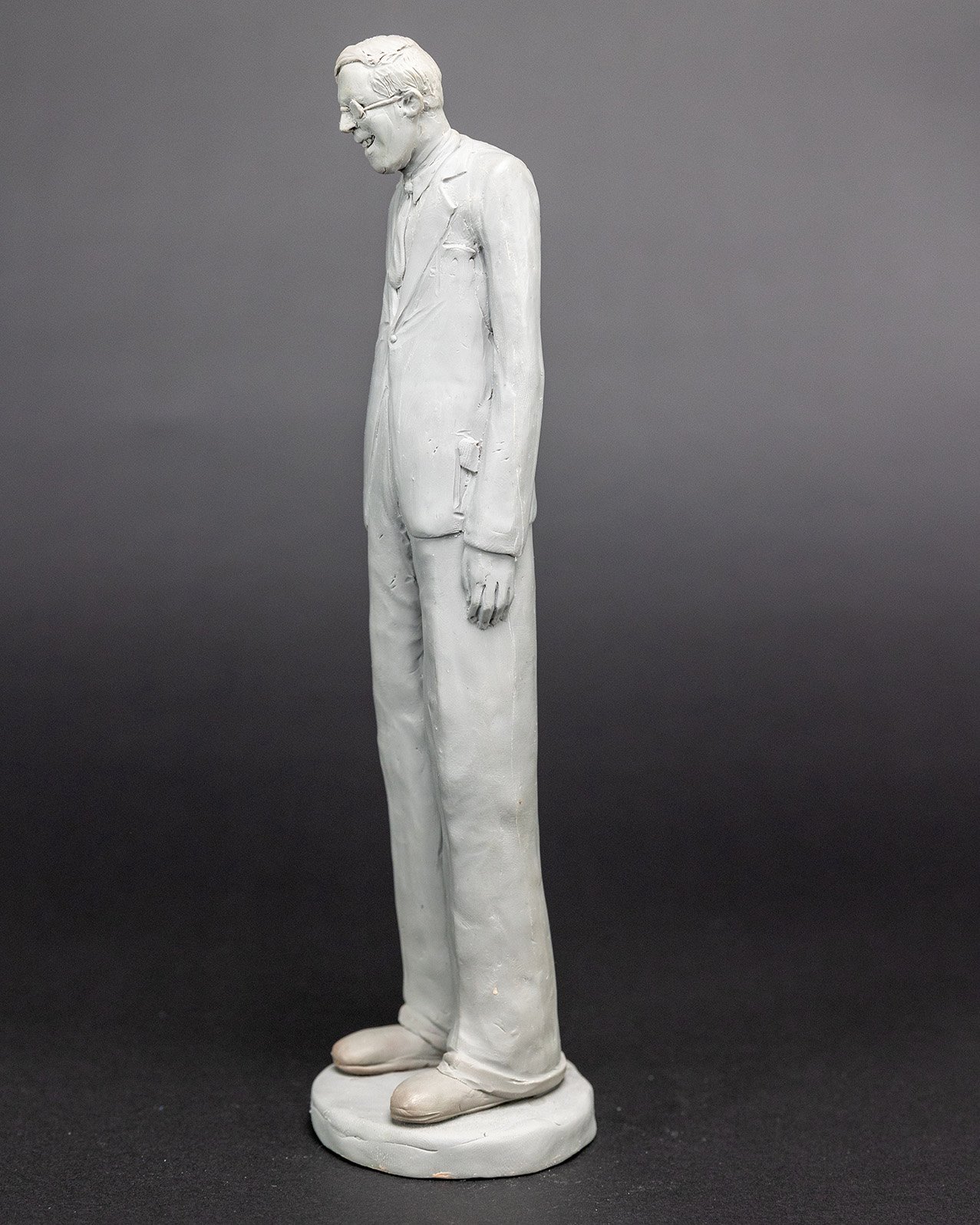 Robert Wadlow, sculpture by Charlie McGrady, view 5